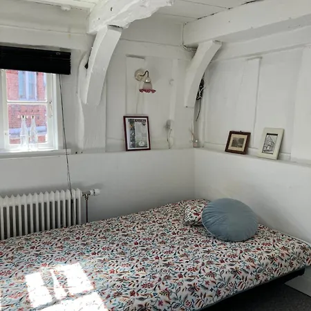 Madam Bundsens Huse