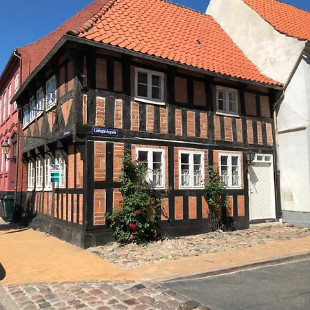 Madam Bundsens Huse Assens