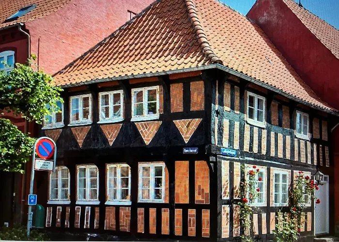 Holiday home Madam Bundsens Huse *